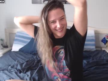 girl
        bluexstacey cam image #4689596