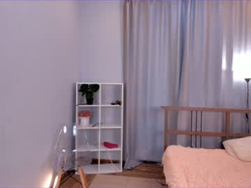 girl
        darleneshirleys cam image #2240741