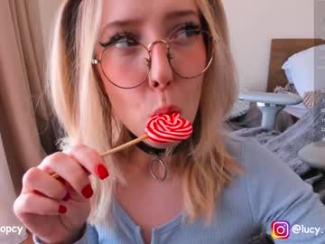 girl
        loopcia cam image #3390639