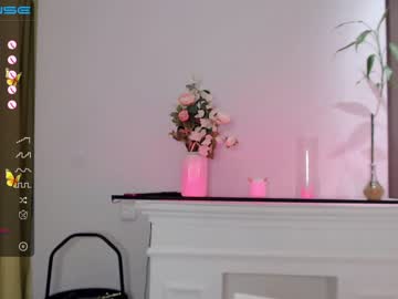 girl
        small_blondee cam image #8106