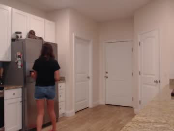 girl
        holihurricane cam image #1306695