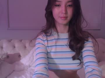 girl
        sarasuo cam image #2120605