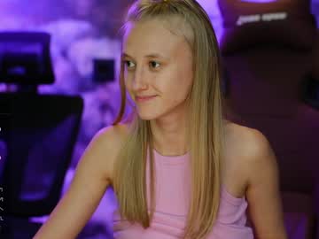 girl
        angeellina cam image #2554211