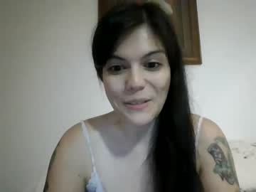 girl
        moonghosts cam image #2183302