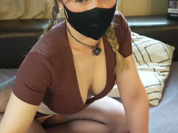 girl
        blondehottiek cam image #6969044