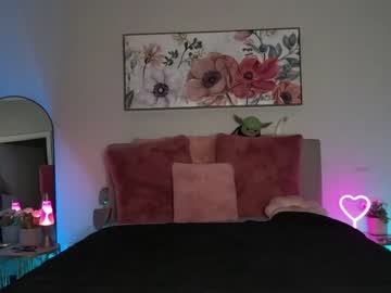couple
        ari_lovexo cam image #2971702