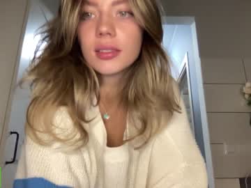 girl
        angel_from_sky cam image #2837630