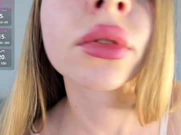 girl
        _miamoist cam image #5581896