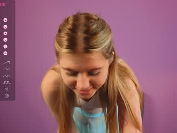 girl
        alisia_spinnet cam image #3160709