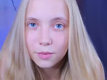 girl
        appr0ved cam image #2529772