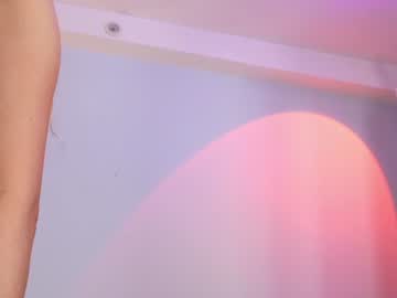 girl
        _keti_ cam image #3840427