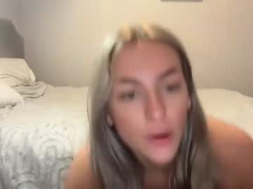 girl
        summerlovingg cam image #4212801