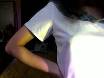 girl
        melisa_sim cam image #1806348