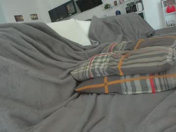 girl
        mysat cam image #4871368