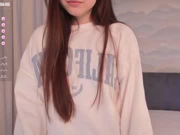 girl
        yes_ready cam image #1811068