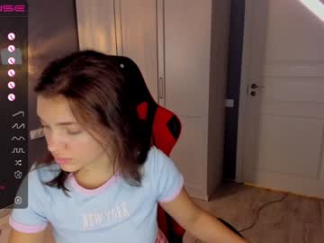 girl
        michelle_mir cam image #836468