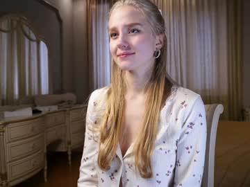 girl
        merylharvison cam image #5495295
