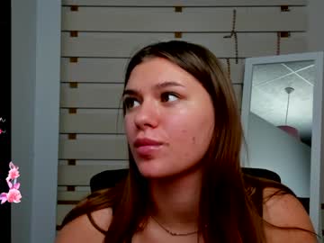 girl
        monika_youu cam image #5237366