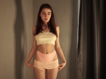 girl
        tessarosse_ cam image #1387333