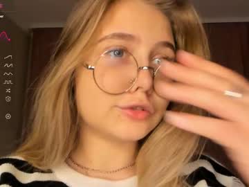 girl
        pewdieevaa cam image #2345698