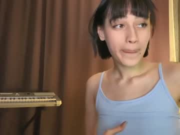 girl
        kalispring cam image #961398