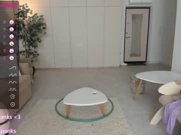 girl
        oki_dokie cam image #1819114