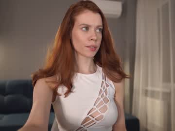 girl
        keira_knight cam image #3193385