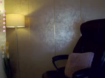 girl
        miley_me cam image #4319028