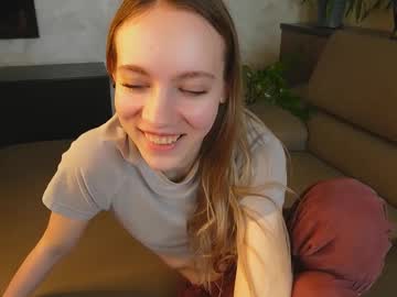 girl
        sunnivaharder cam image #6518507