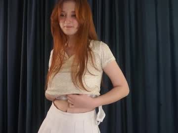 girl
        eastercrosier cam image #6620407