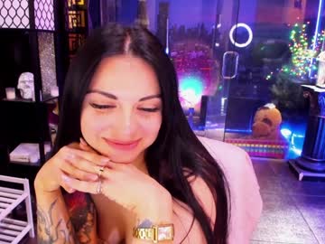 girl
        alma_pearl cam image #4806367