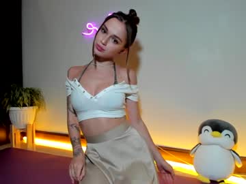 girl
        tootightwithbra cam image #5367616