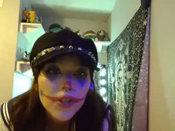 couple
        clussyclown cam image #4474211