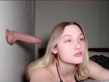 girl
        malthevalleyqueen cam image #3410403