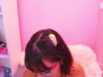 girl
        little_effy18_ cam image #6411915