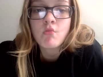 girl
        blondiebae1 cam image #6158835