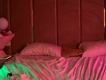 girl
        _explosivecouple_ cam image #4976960