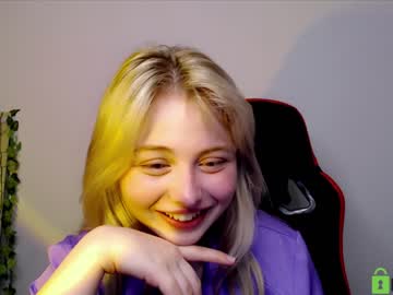 girl
        shy_blondiee cam image #1025956