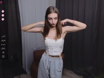 girl
        odetteally cam image #4268796