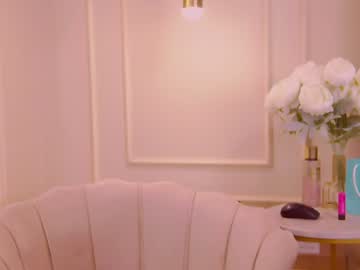 girl
        gwenbanks cam image #4793281