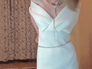 girl
        mira_fox_ cam image #2072346