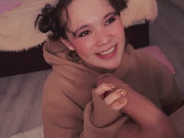 girl
        chery_lady22 cam image #804921