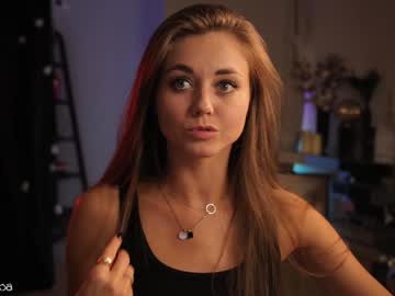 girl
        lettymoa cam image #5105199