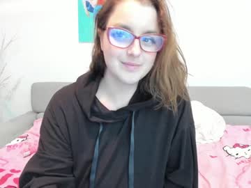 girl
        milkykandy cam image #1123320