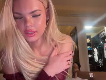 girl
        realjadebri cam image #5536076