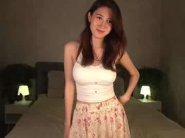 girl
        noreenaliff cam image #6762123