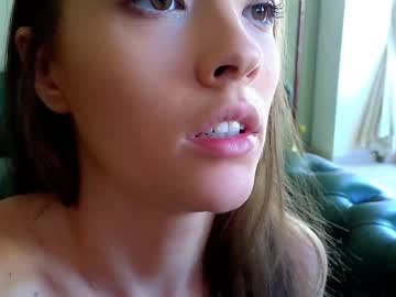 girl
        _demi_dee_ cam image #4475551