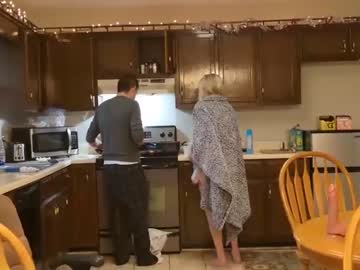 couple
        hotvalleyfox cam image #3549637