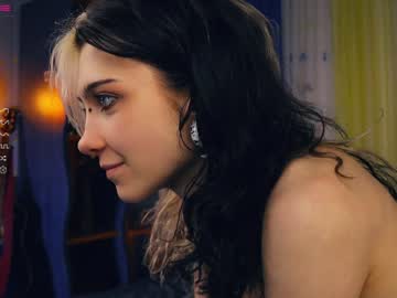 girl
        deliaderrick cam image #4095534