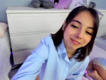 girl
        saschaholmen cam image #232342